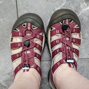 Burgundy Keen Walking Sandal Women's Whisper